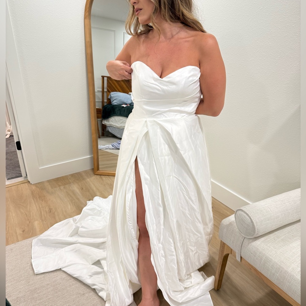 New Wedding dress Lifetime of Love White Satin Strapless A-Line Gown
Size 6